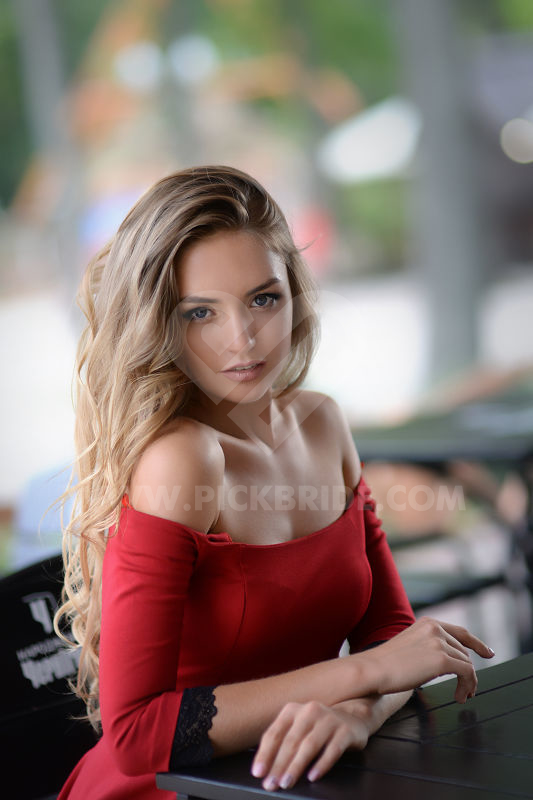 Single 20 years old Diana from Ukraine